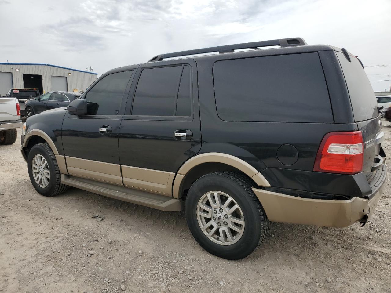 2012 Ford Expedition - Image 2