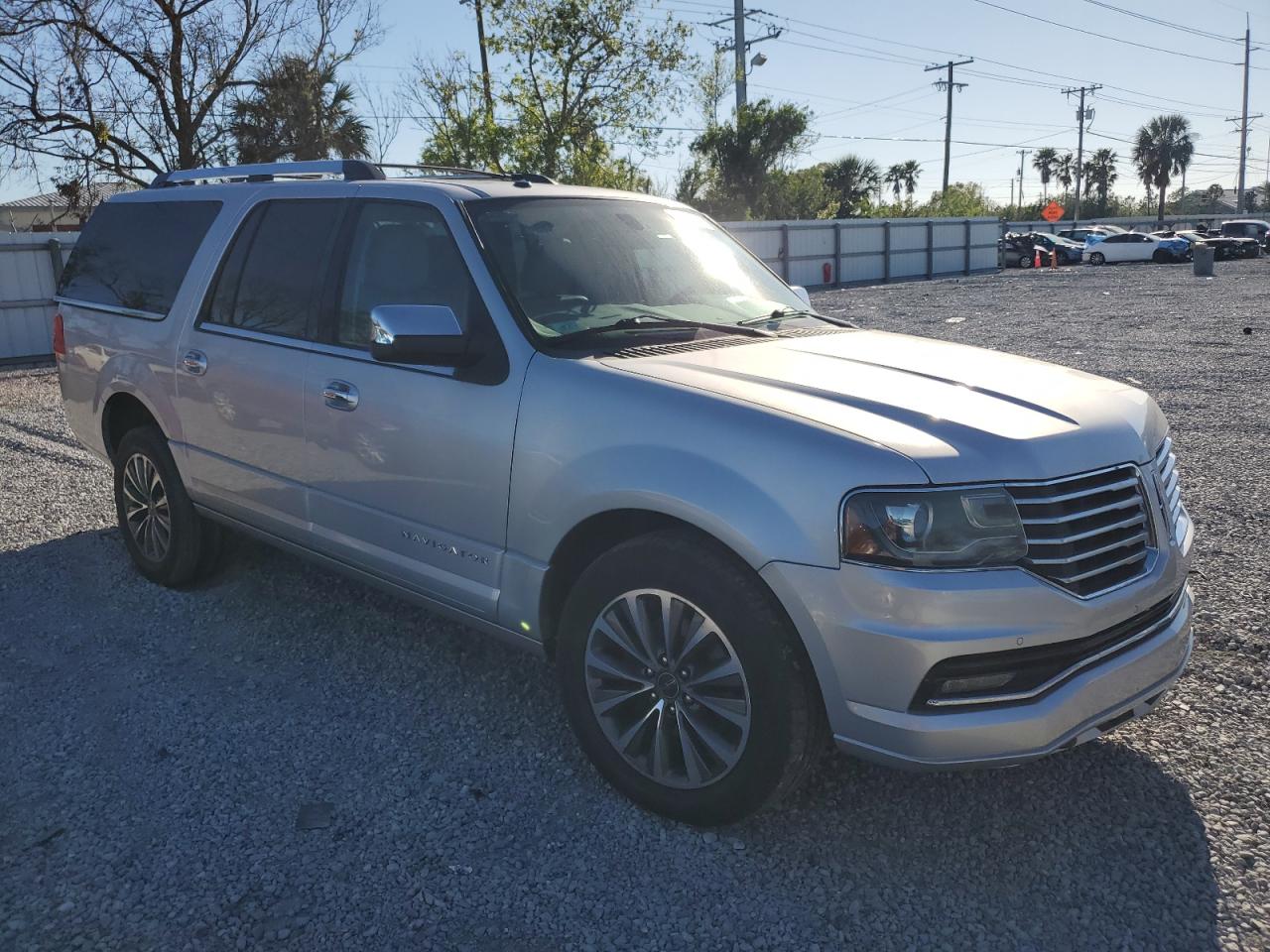 2015 Lincoln Navigator - Image 4
