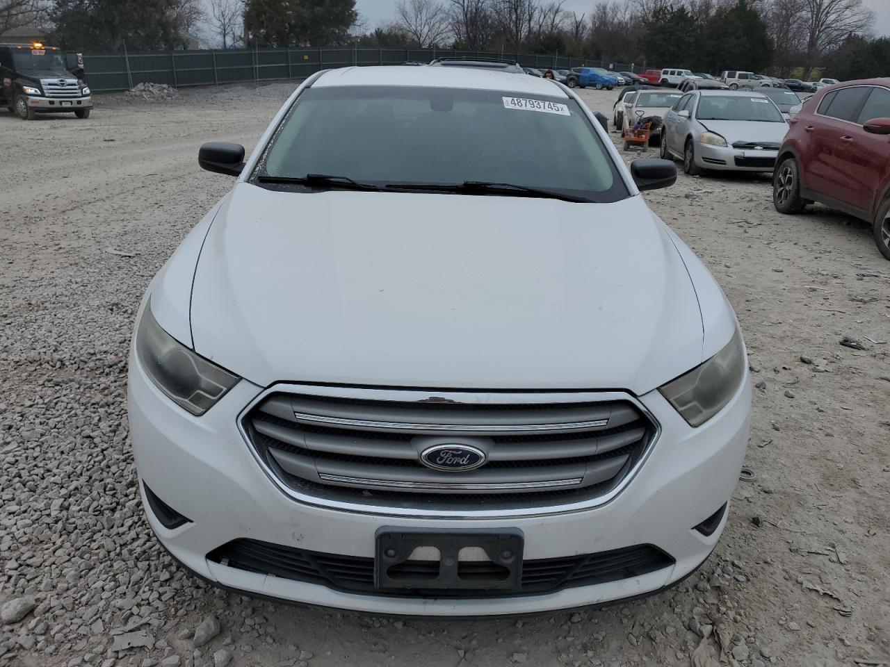 2015 Ford Taurus - Image 5