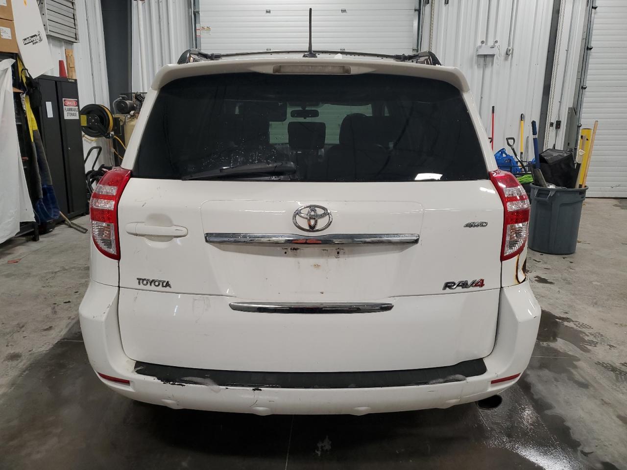 2010 Toyota RAV 4 - Image 6