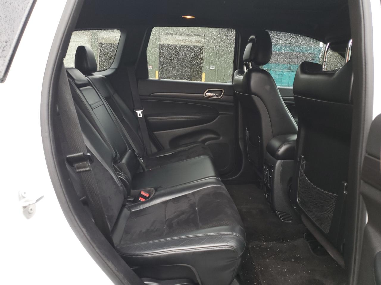 2015 Jeep Grand Cherokee - Image 11