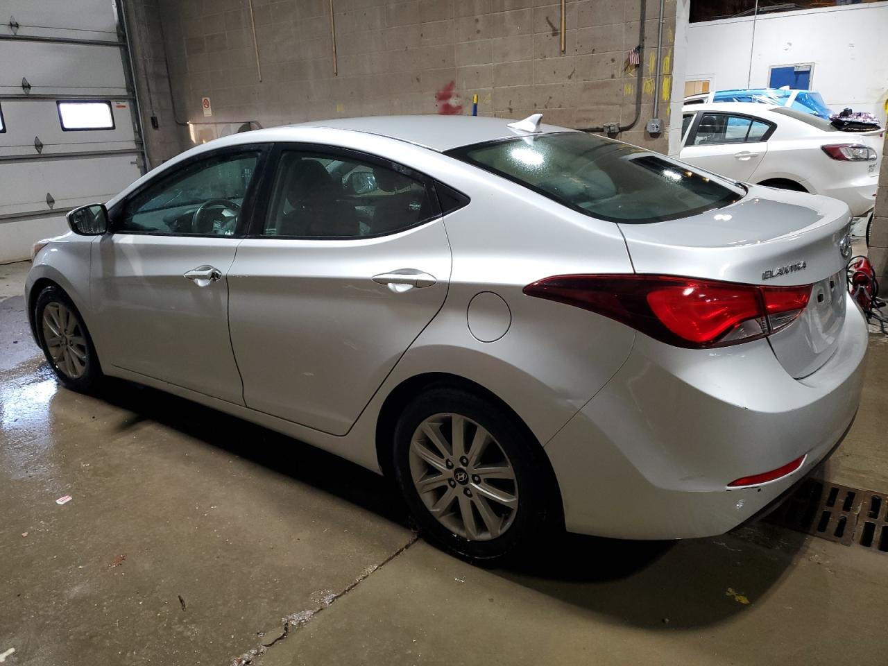 2015 Hyundai Elantra - Image 2