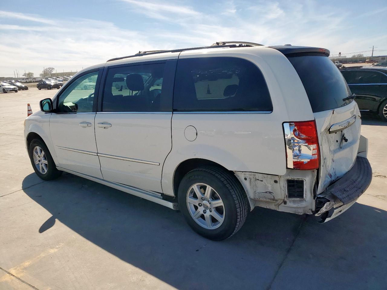 2010 Chrysler Town & Country - Image 2