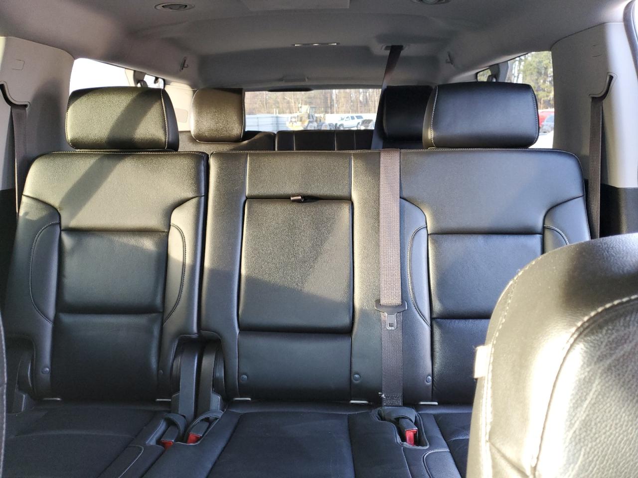 2015 Chevrolet Suburban - Image 10