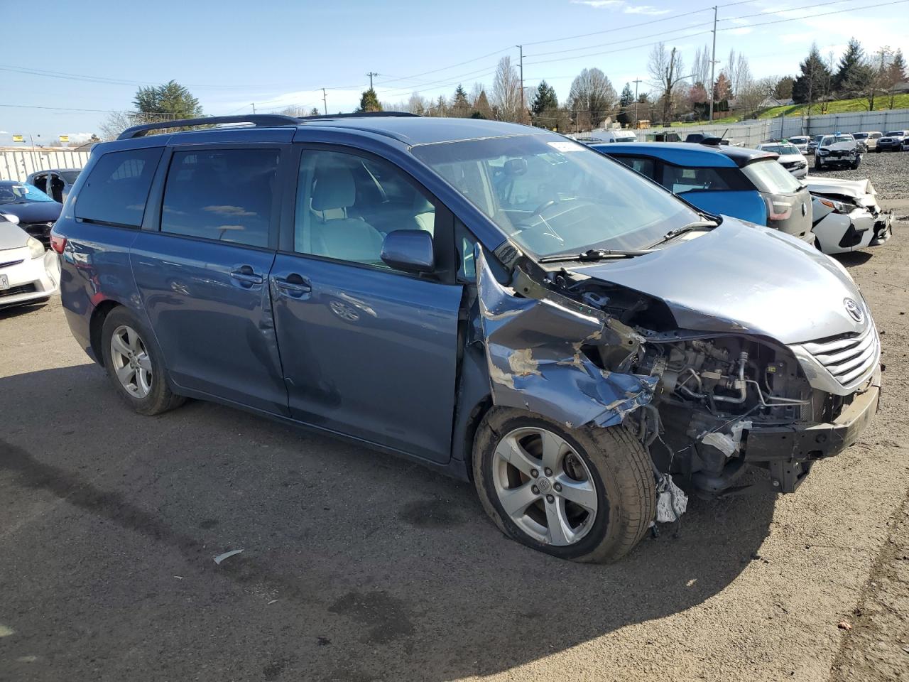 2015 Toyota Sienna - Image 4