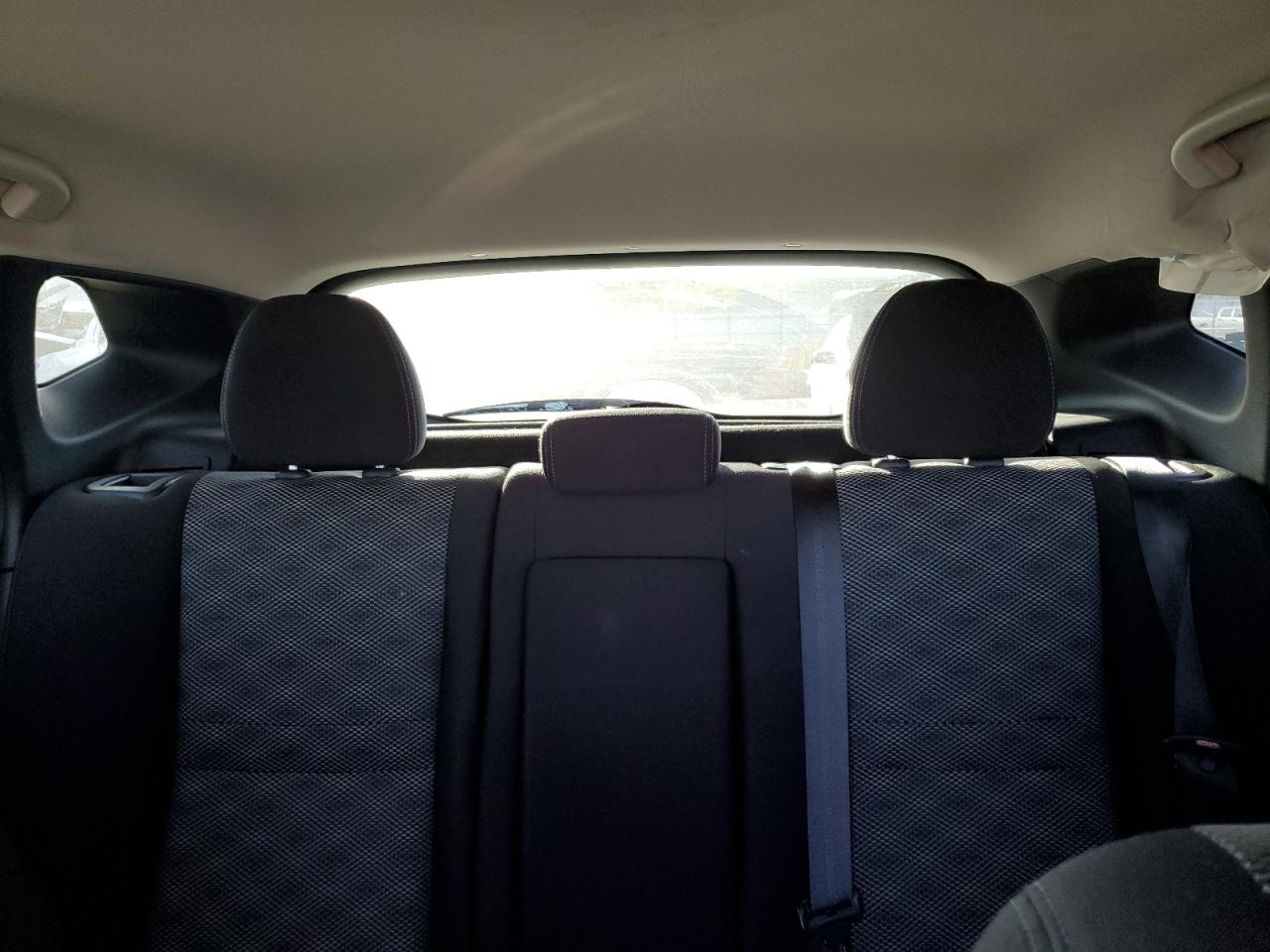 2017 Nissan Rogue - Image 10