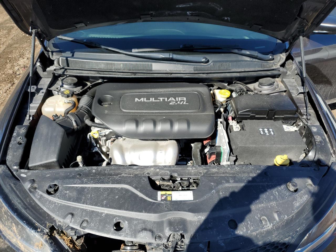 2016 Chrysler 200 - Image 11
