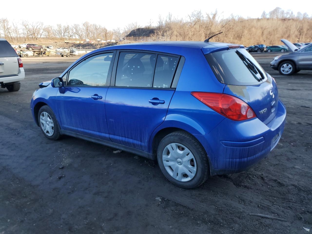 2011 Nissan Versa - Image 2