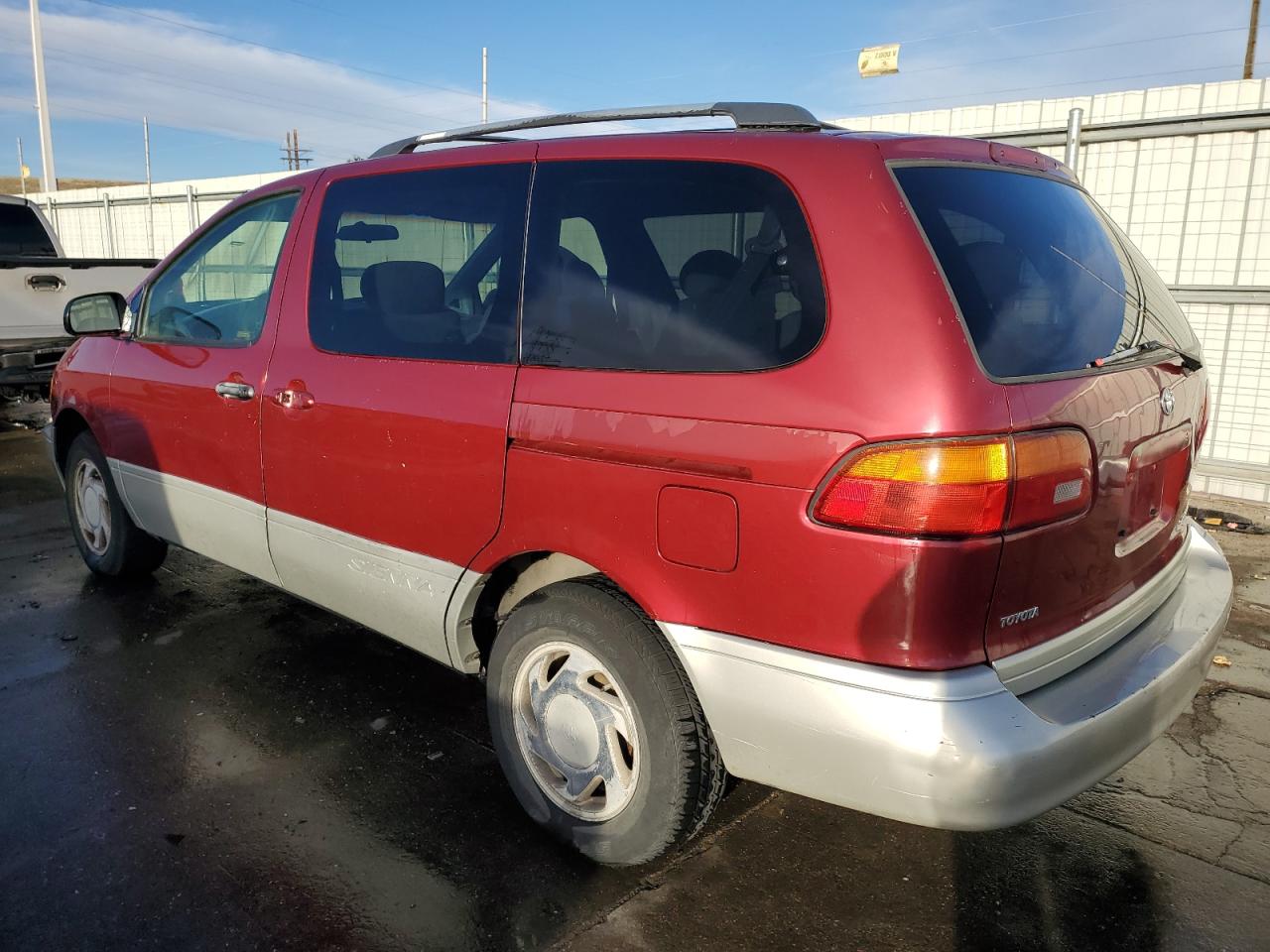 2000 Toyota Sienna - Image 2