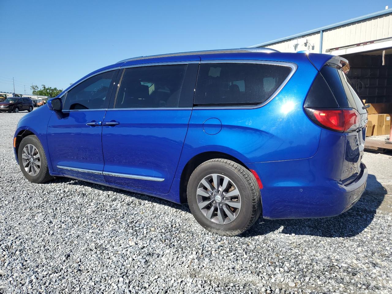 2019 Chrysler Pacifica - Image 2