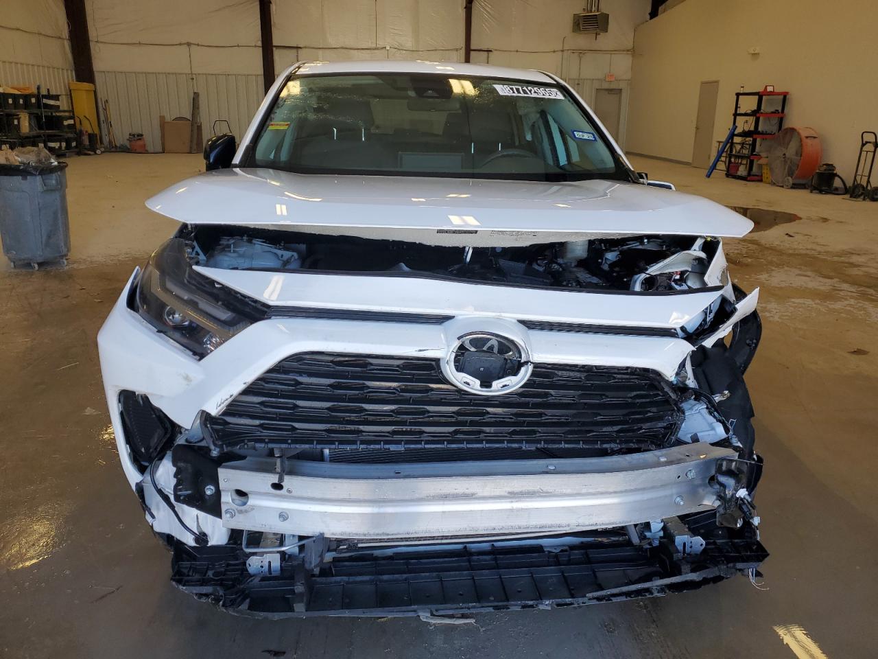 2023 Toyota RAV 4 - Image 5