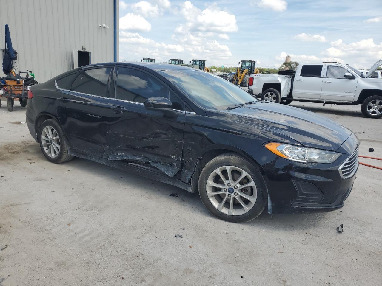 2019 Ford Fusion - Image 4