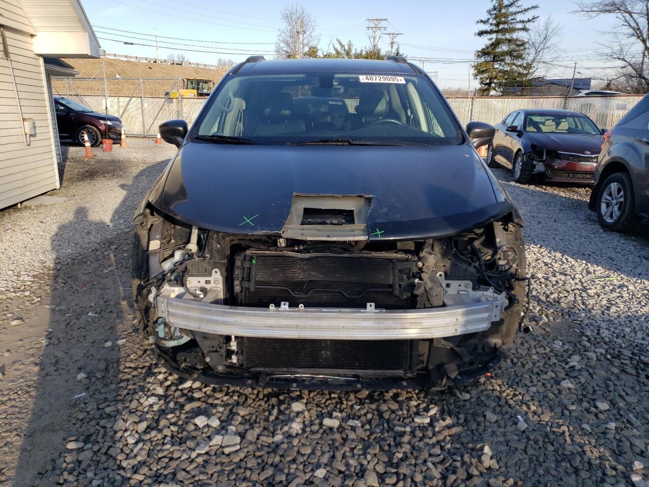 2017 Chrysler Pacifica - Image 5