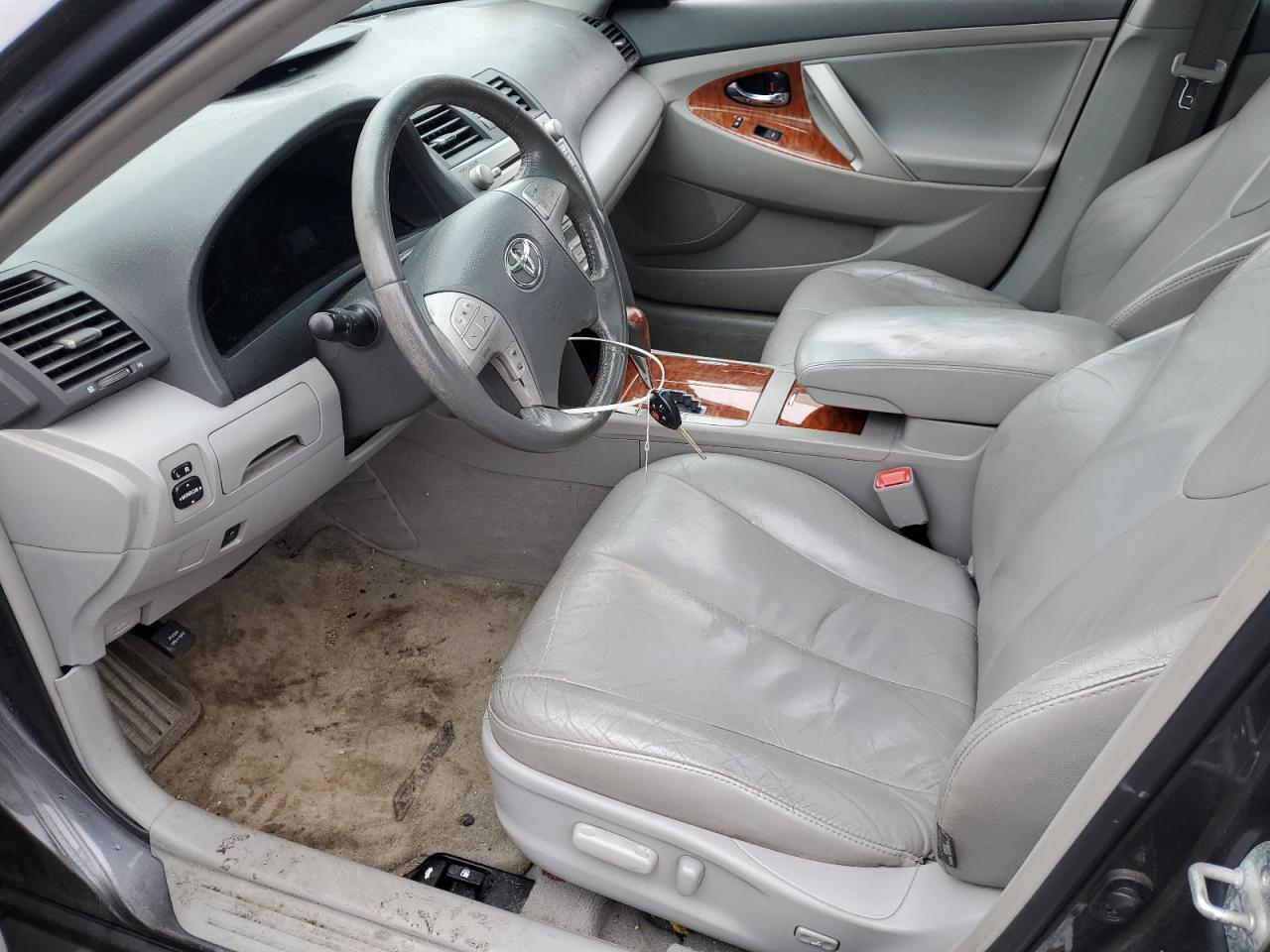 2010 Toyota Camry - Image 7