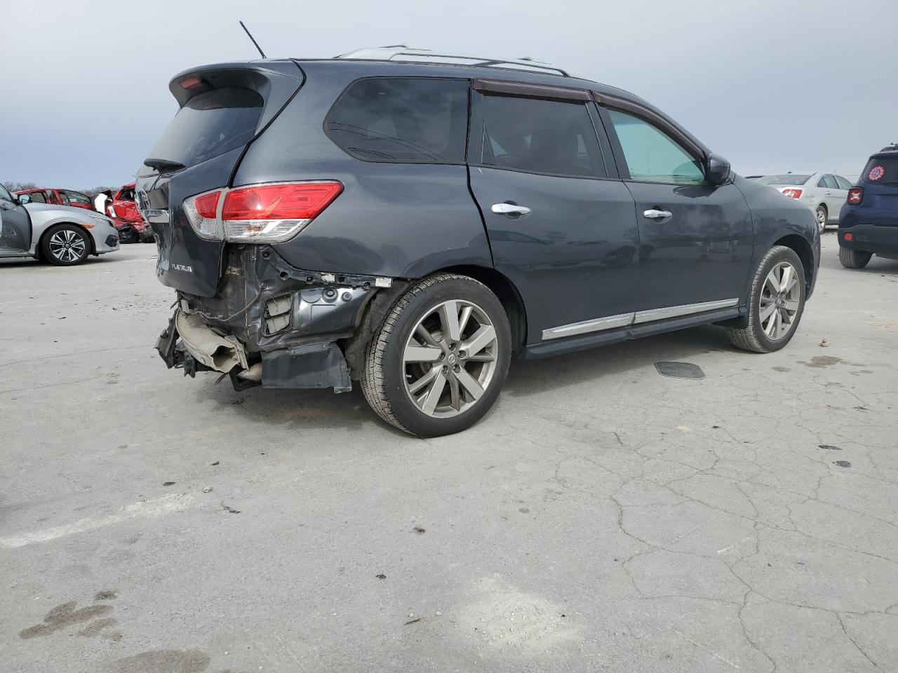 2014 Nissan Pathfinder - Image 3