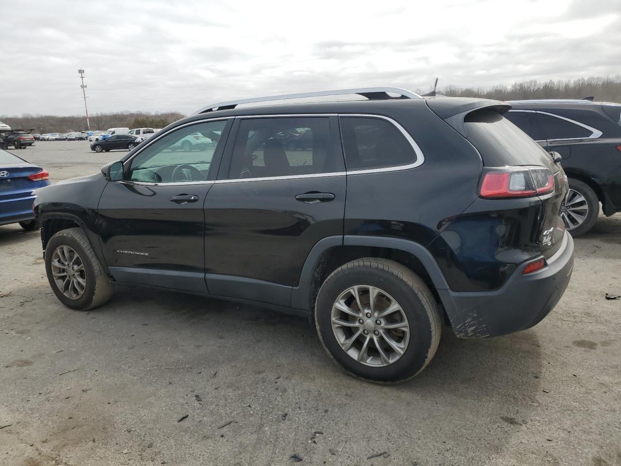 2019 Jeep Grand Cherokee - Image 2