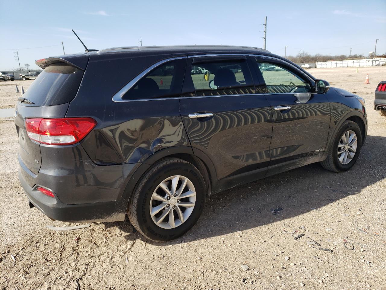 2018 Kia Sorento - Image 3