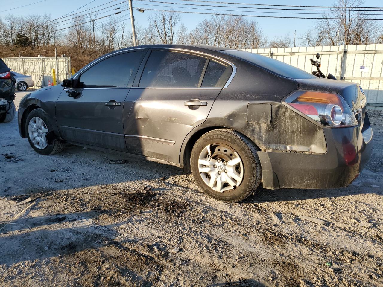 2009 Nissan Altima - Image 2