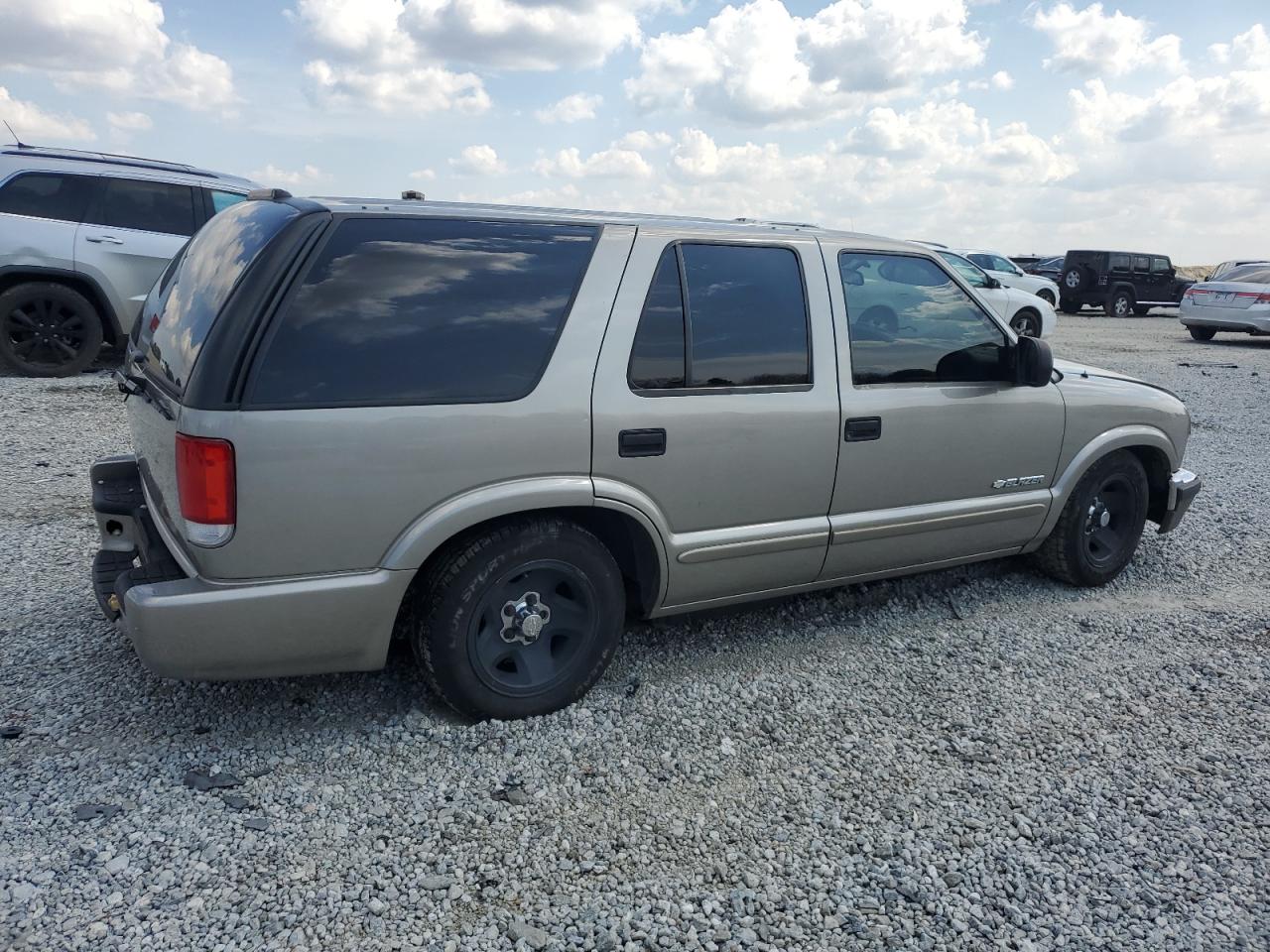 2004 Chevrolet Blazer - Image 3