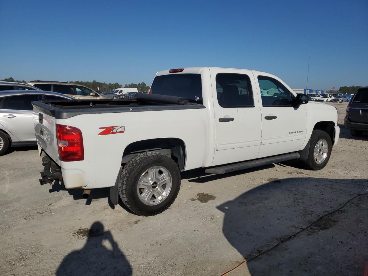 2011 Chevrolet Silverado - Image 3