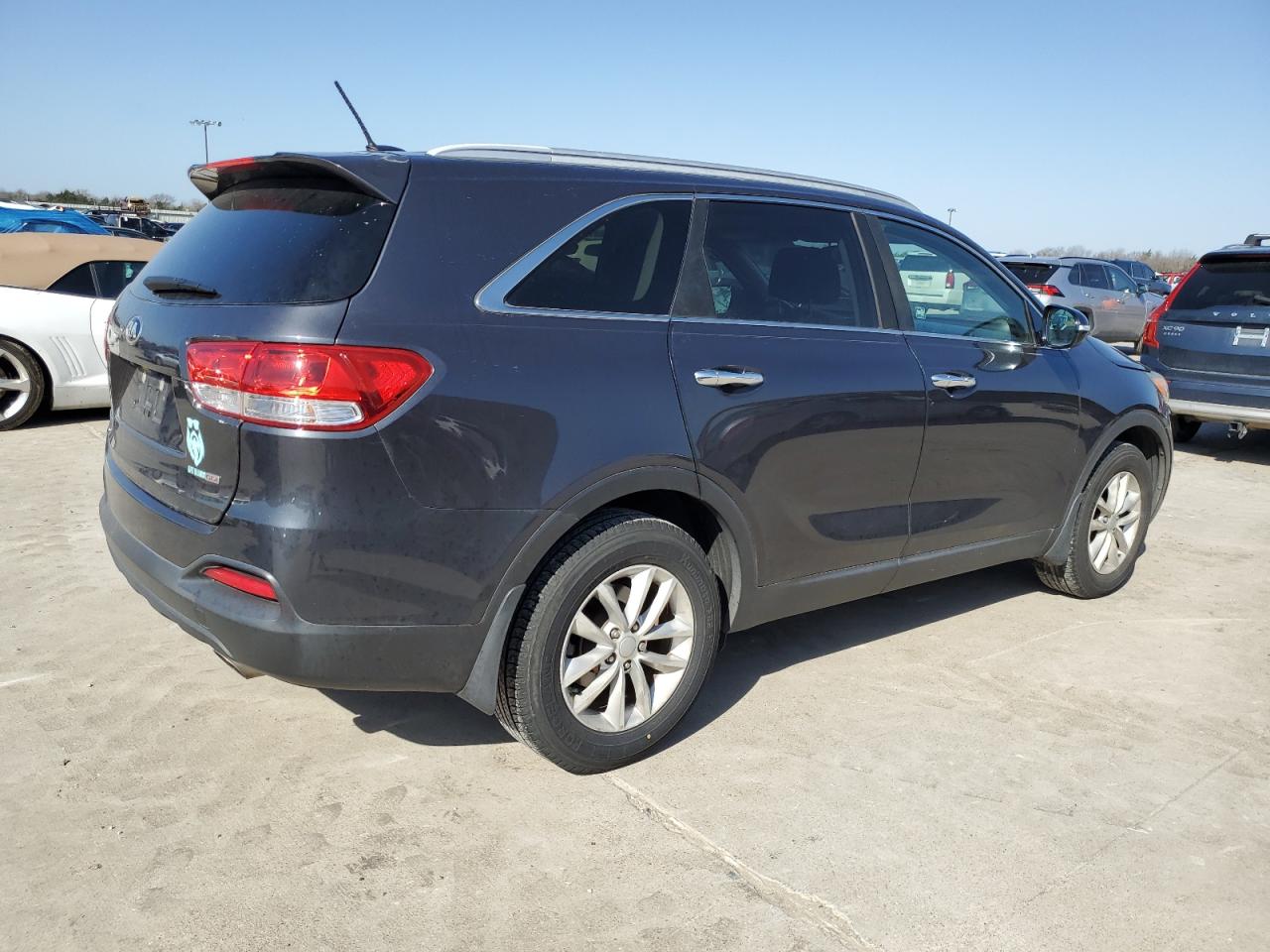 2017 Kia Sorento - Image 3