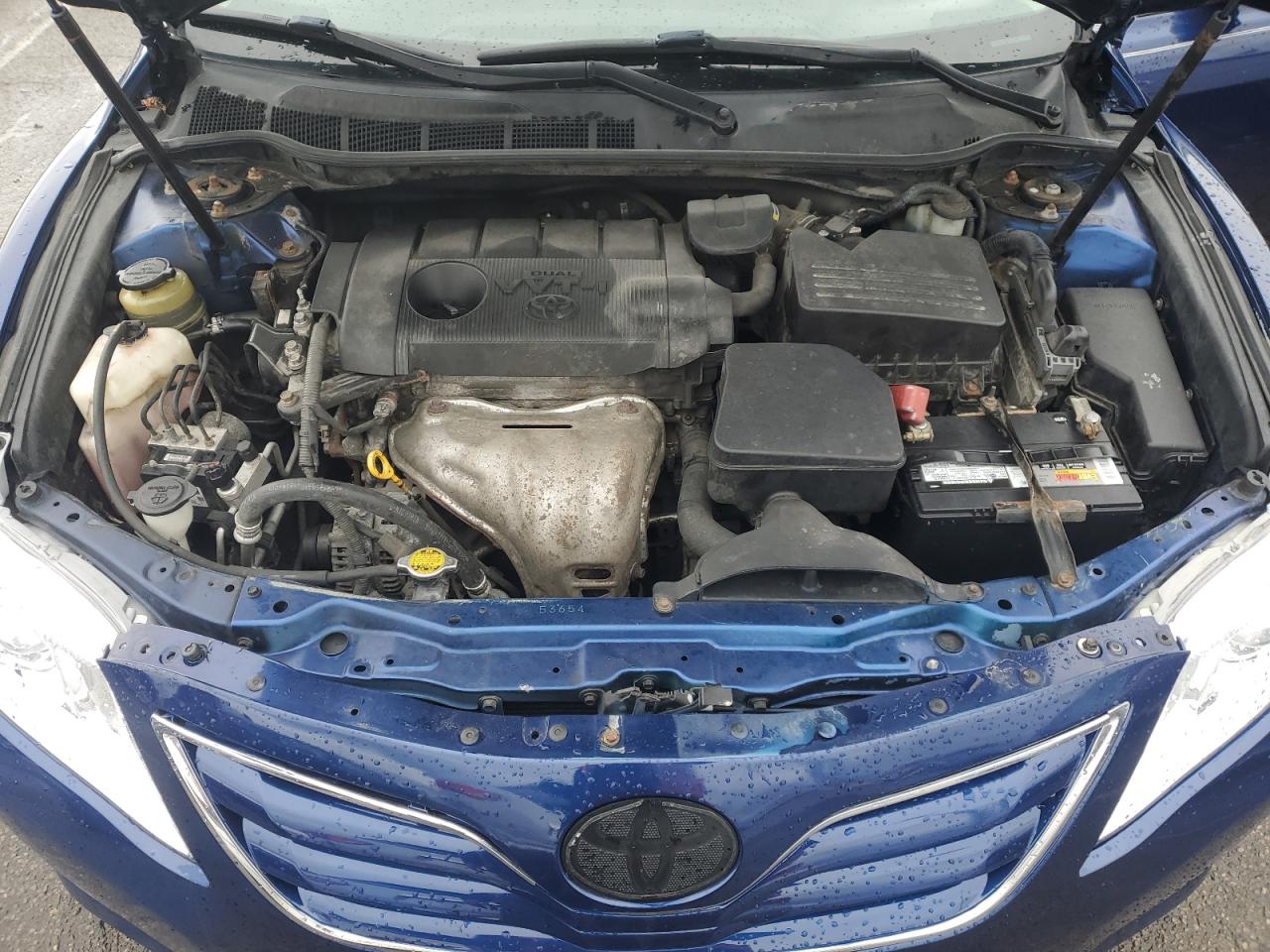2010 Toyota Camry - Image 11