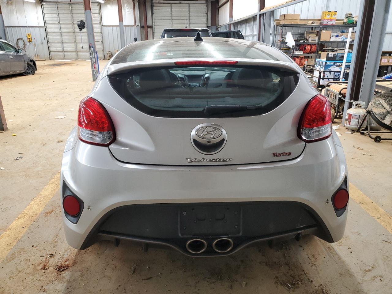 2016 Hyundai Veloster - Image 6