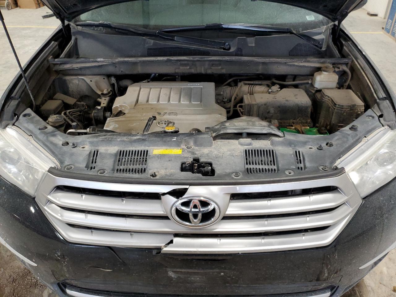 2012 Toyota Highlander - Image 12