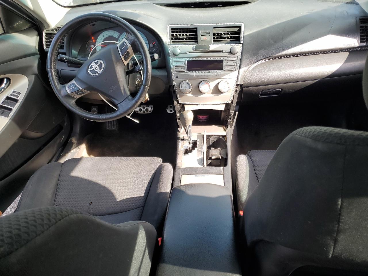 2010 Toyota Camry - Image 8