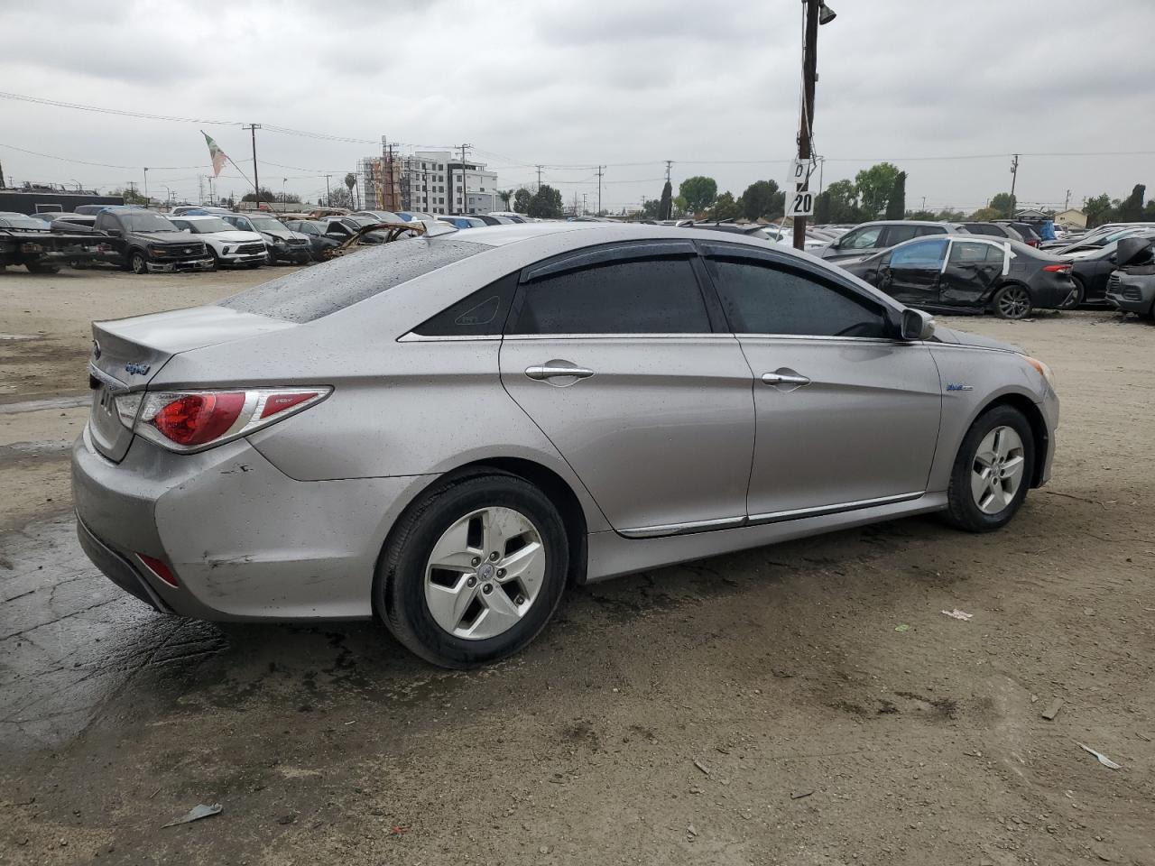 2012 Hyundai Sonata - Image 3