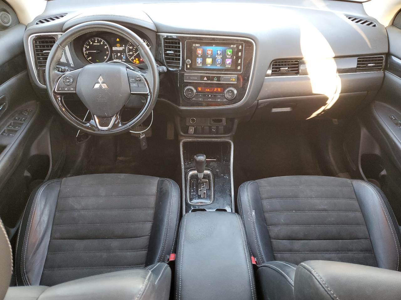 2019 Mitsubishi Outlander - Image 8