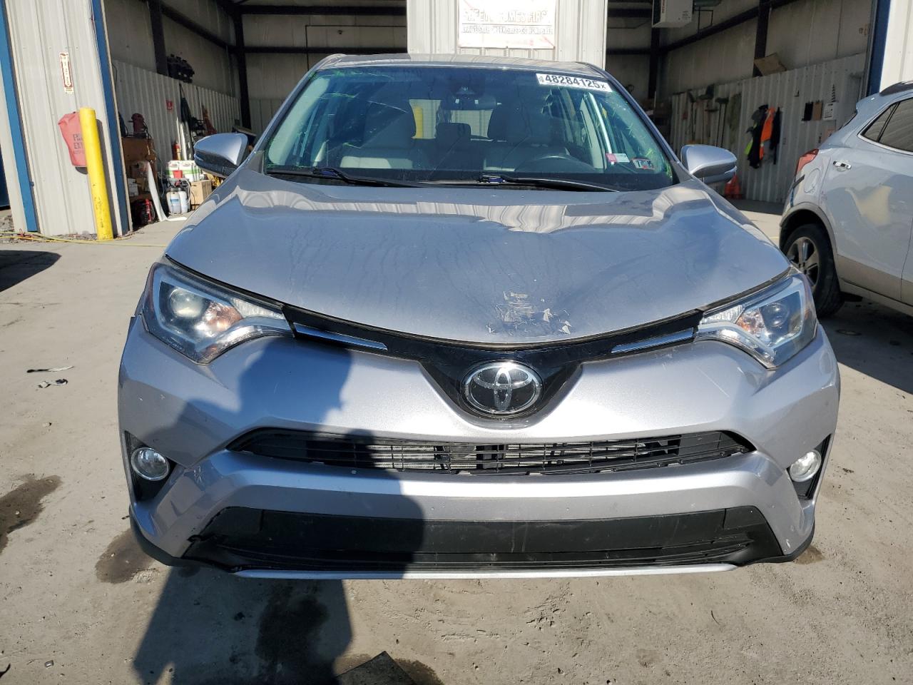 2017 Toyota RAV 4 - Image 5