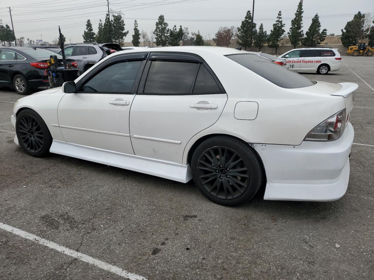 2001 Lexus IS - Image 2