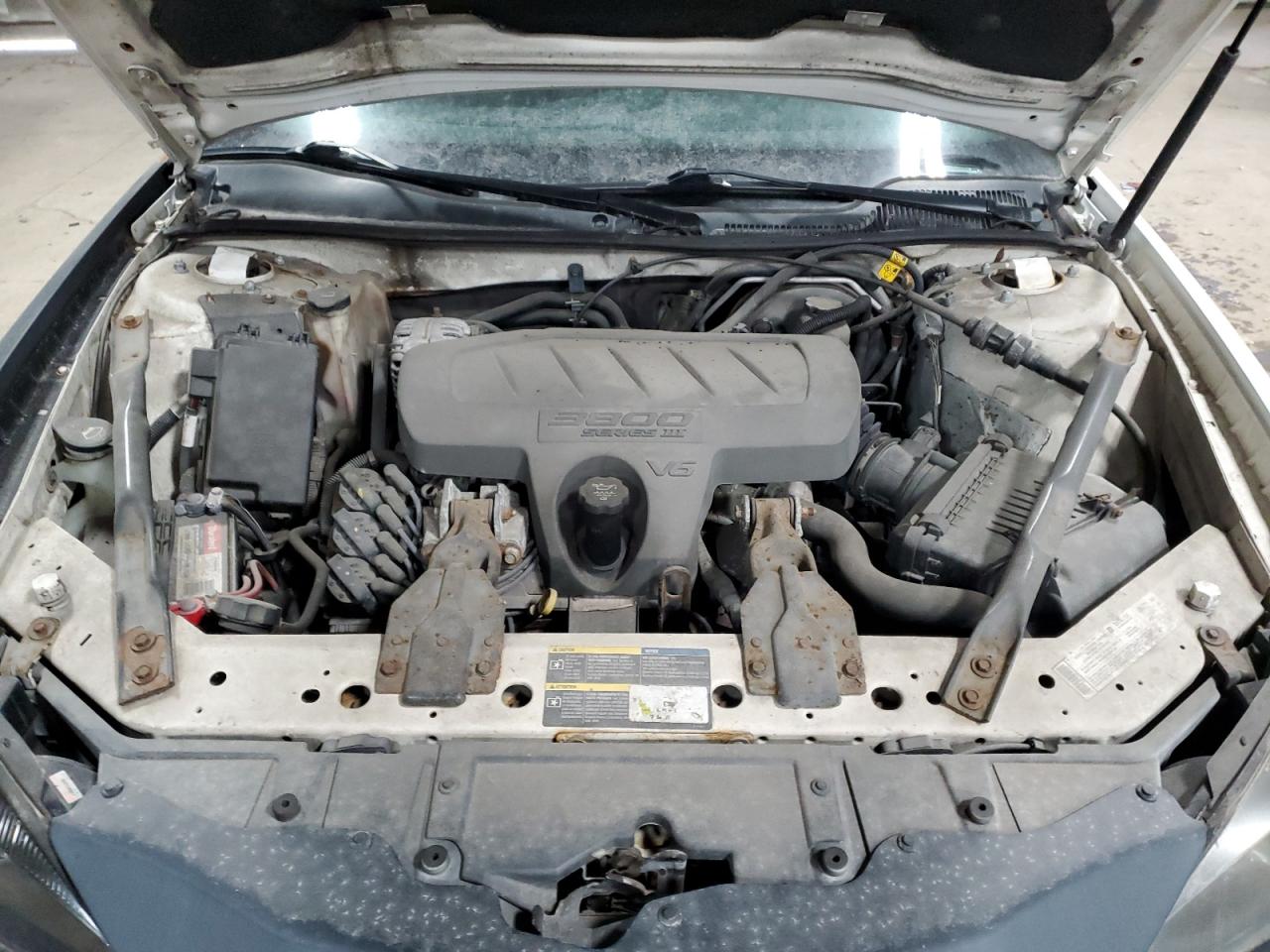 2006 Pontiac Grand Prix - Image 11