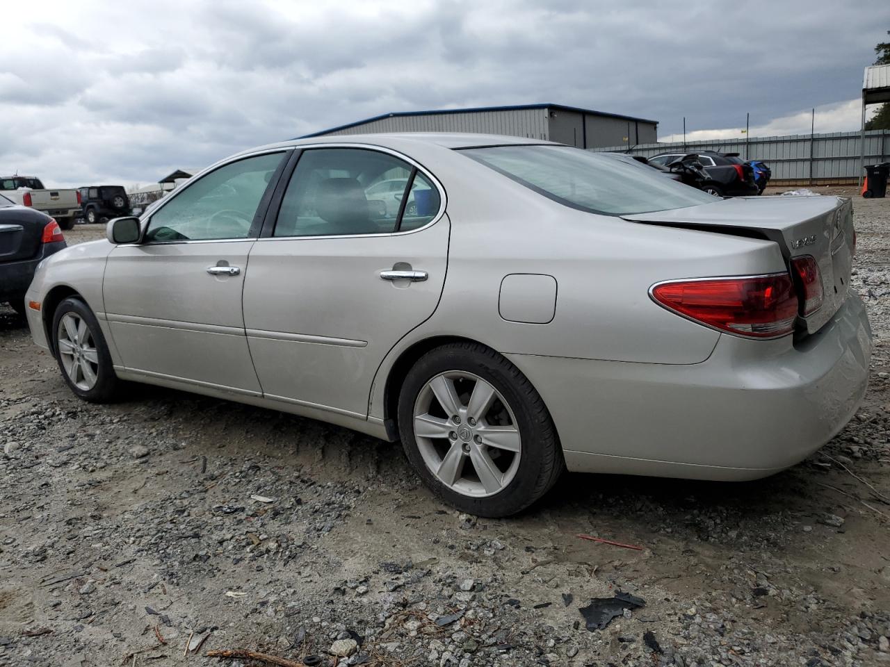 2005 Lexus ES - Image 2