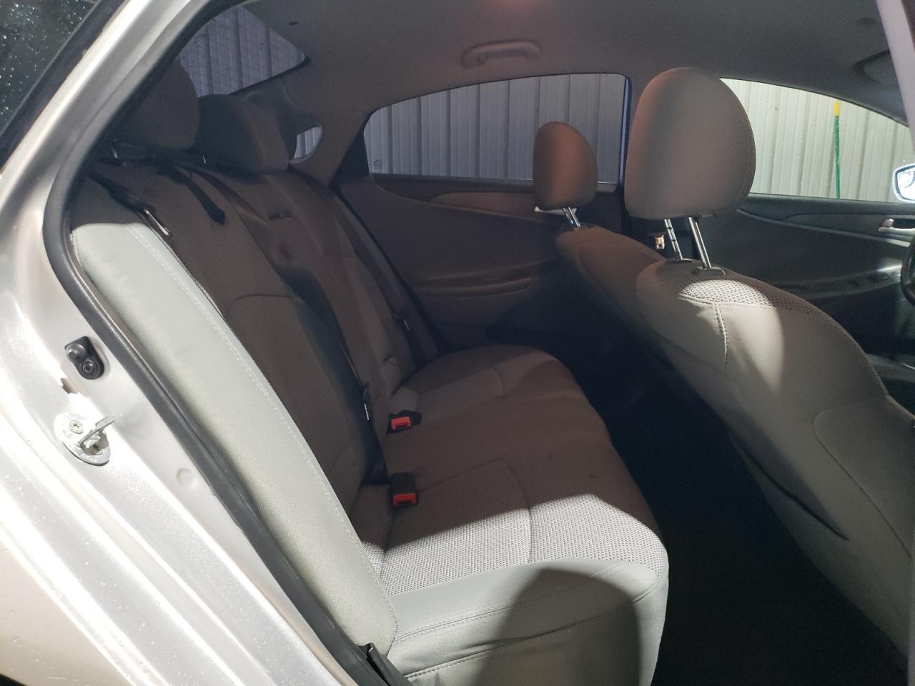 2014 Hyundai Sonata - Image 10