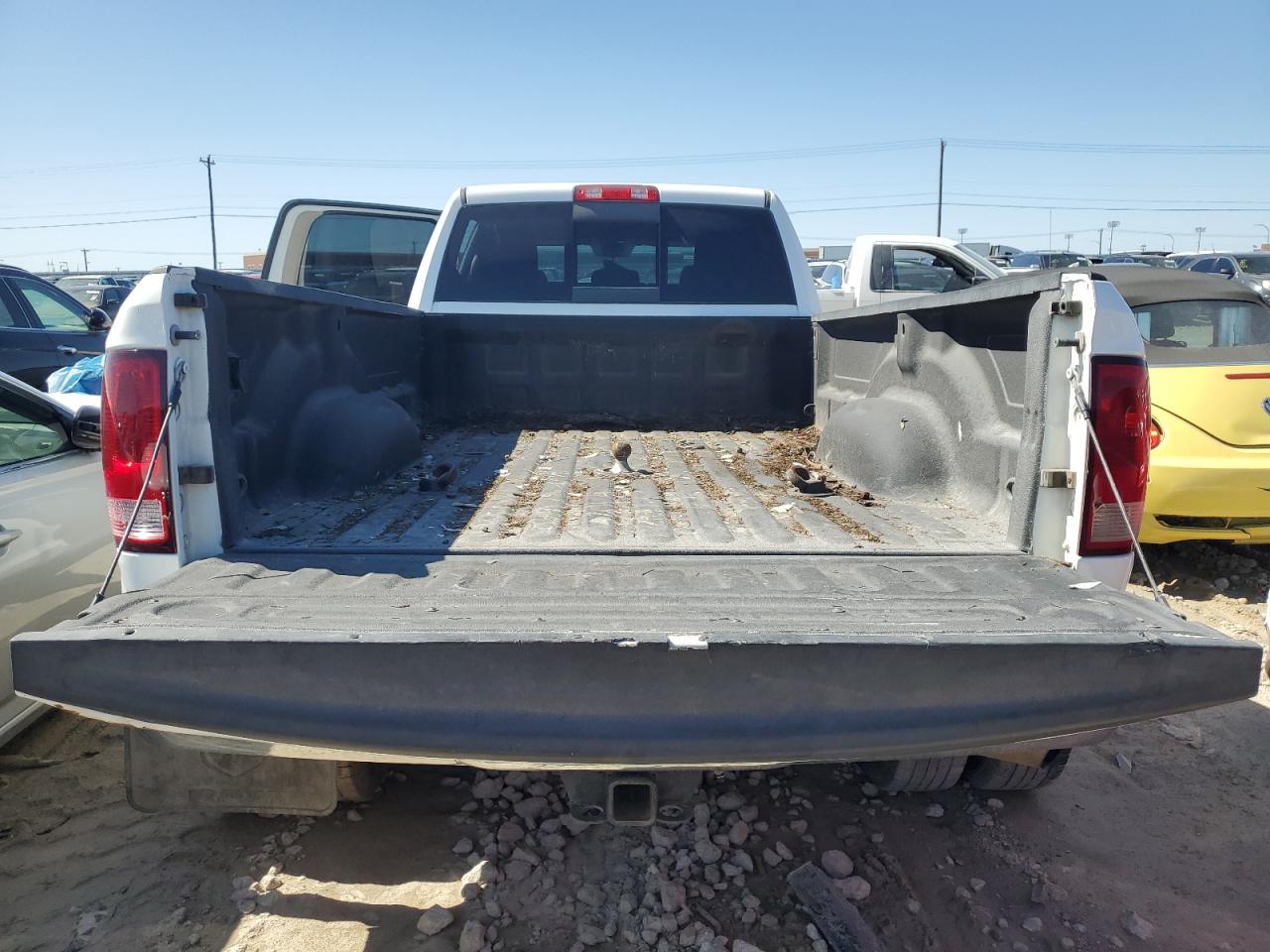 2014 RAM 3500 - Image 6