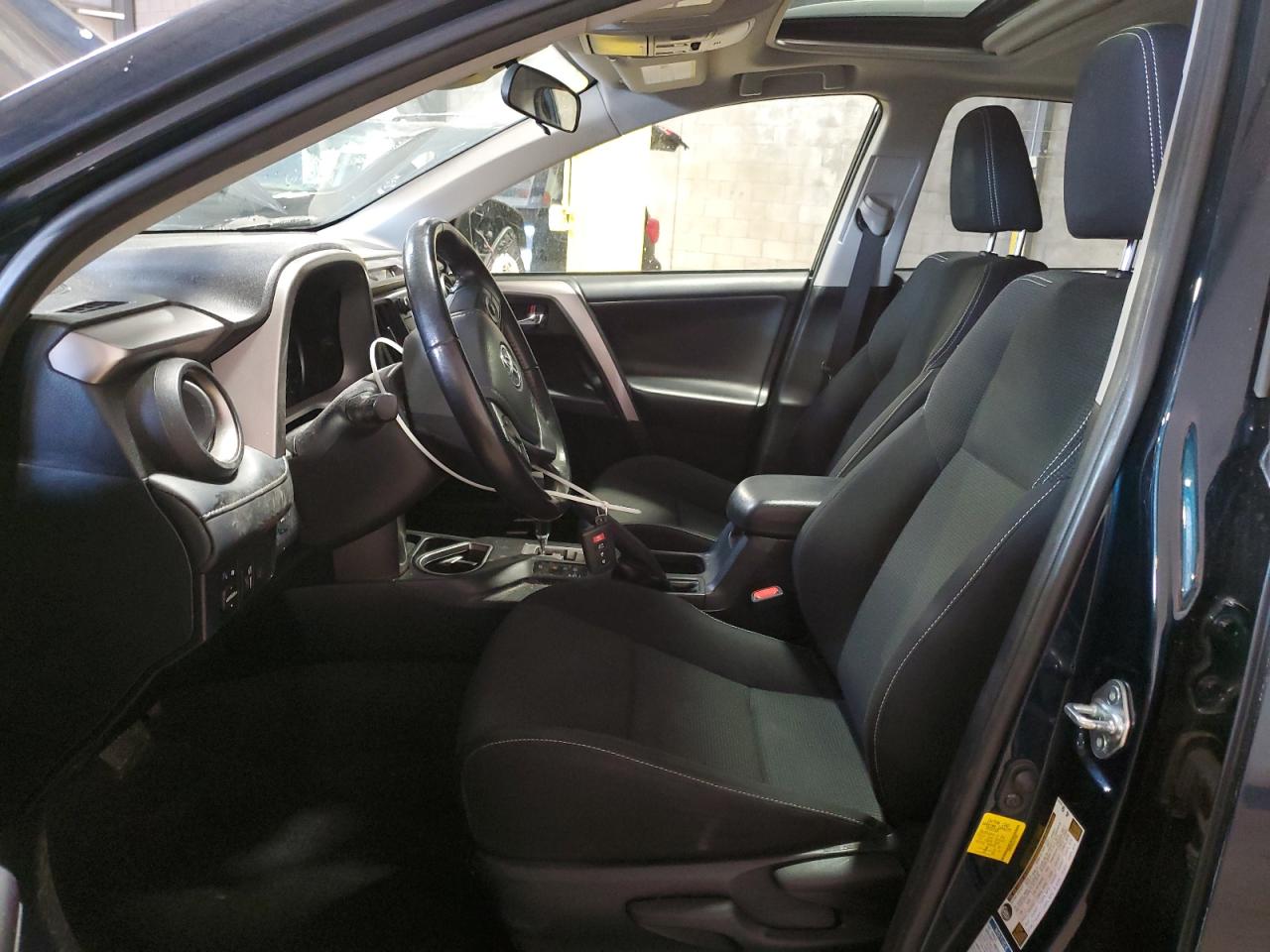 2018 Toyota RAV 4 - Image 7