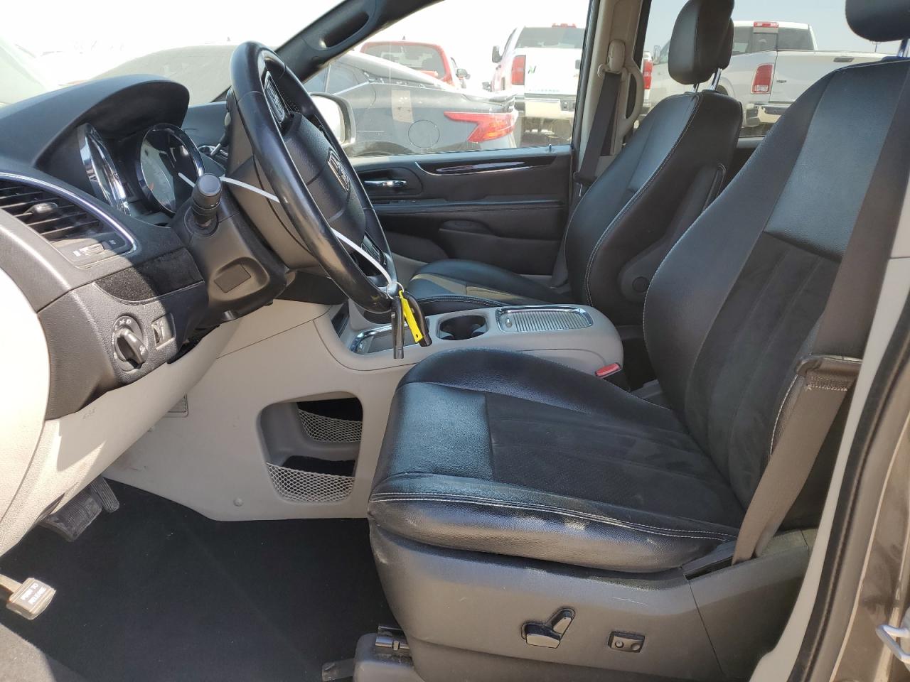 2019 Dodge Caravan - Image 7