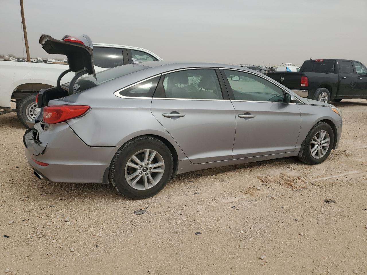 2016 Hyundai Sonata - Image 3
