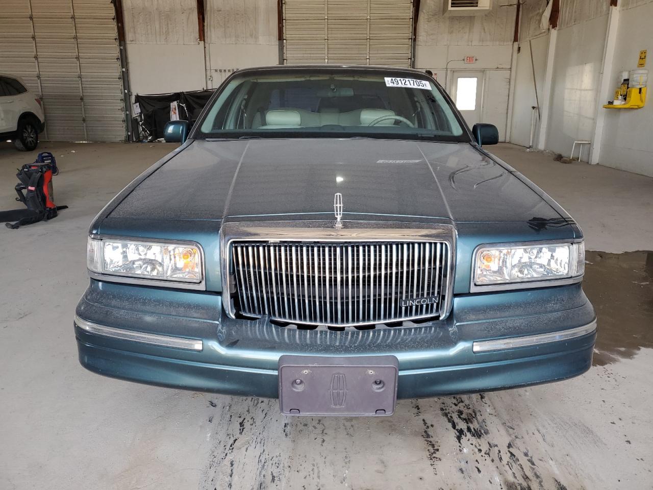 1996 Lincoln Town Car - Image 5