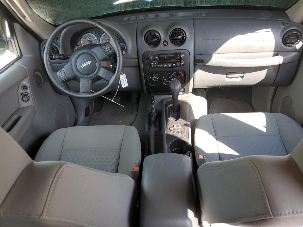 2007 Jeep Liberty (North America) - Image 8