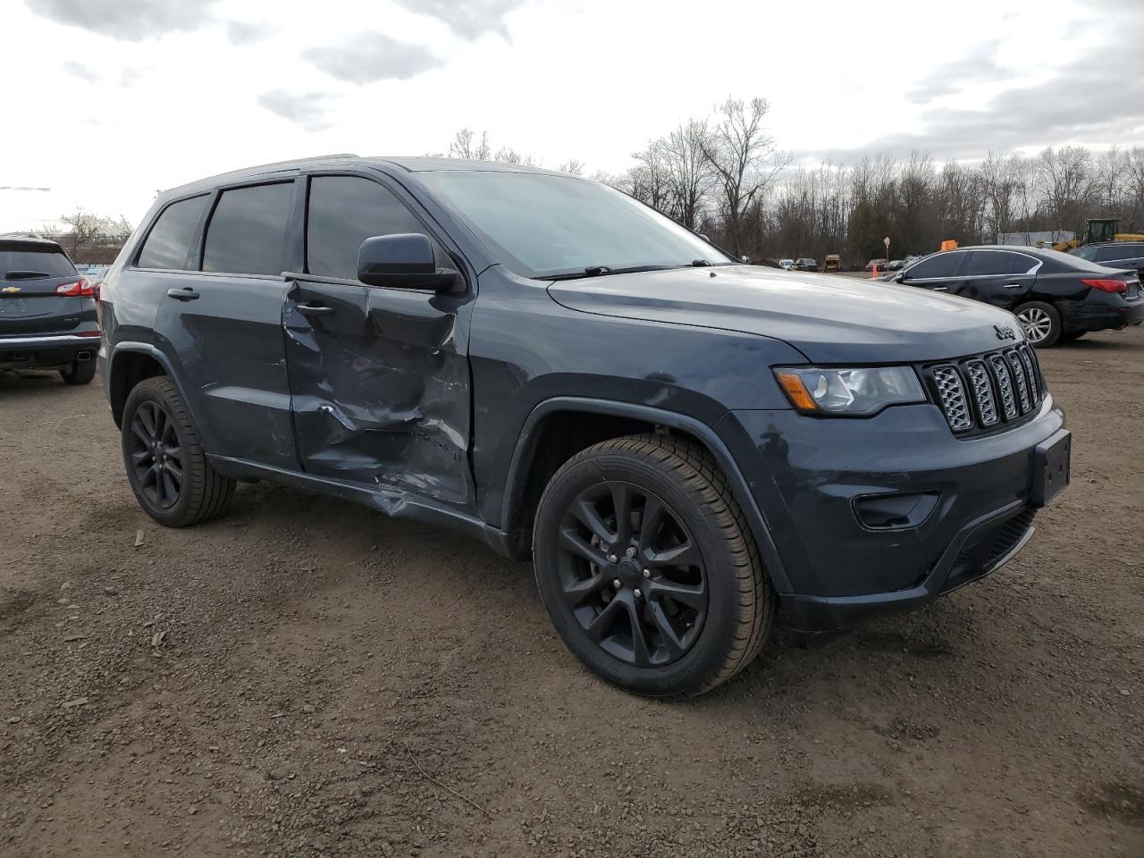 2018 Jeep Grand Cherokee - Image 4