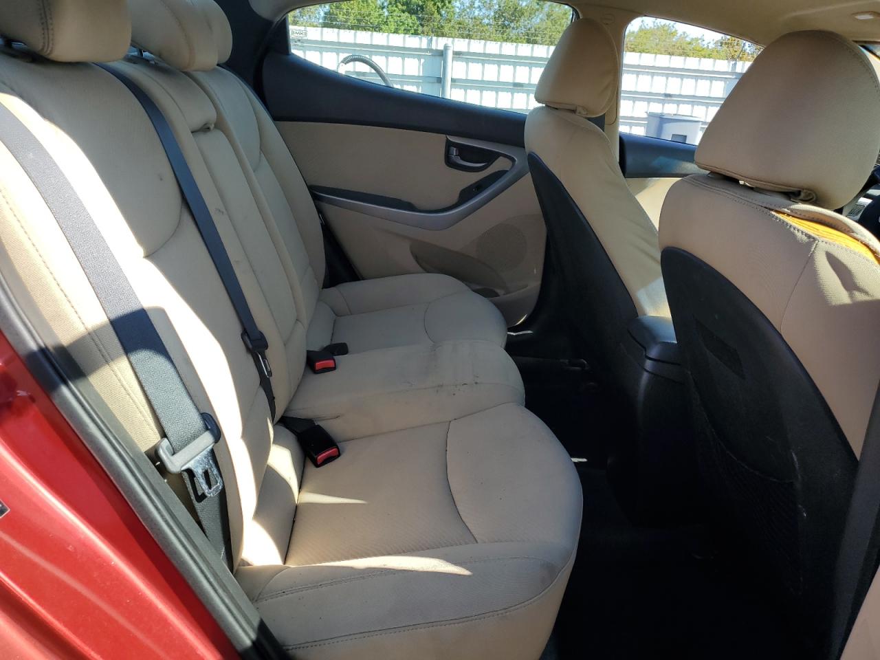 2013 Hyundai Elantra - Image 10