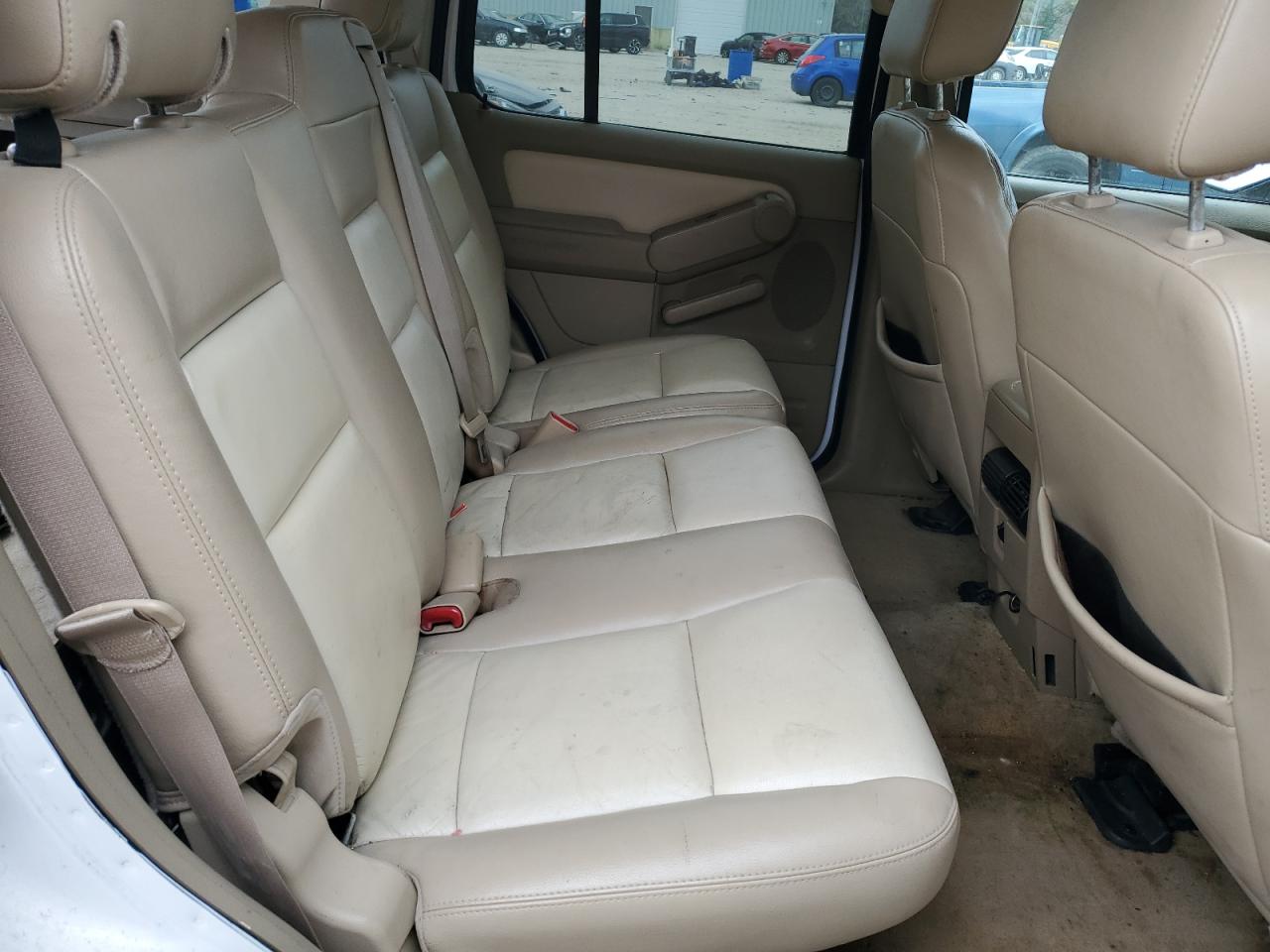 2007 Ford Explorer - Image 11