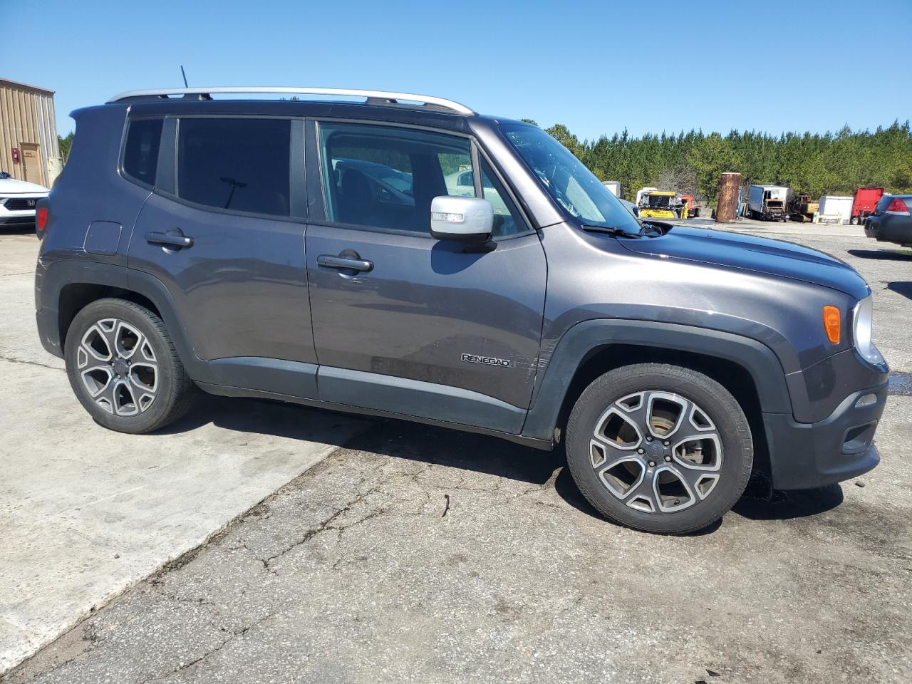 2018 Jeep Renegade - Image 4