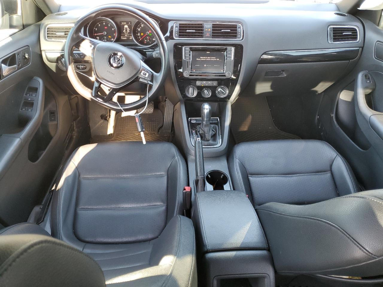 2018 Volkswagen Jetta - Image 8