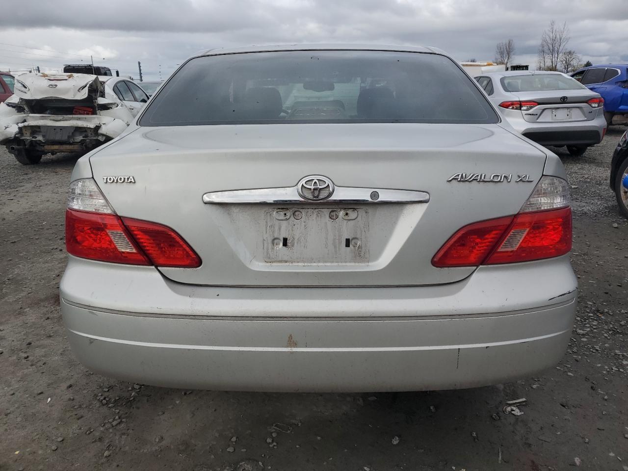 2003 Toyota Avalon - Image 6