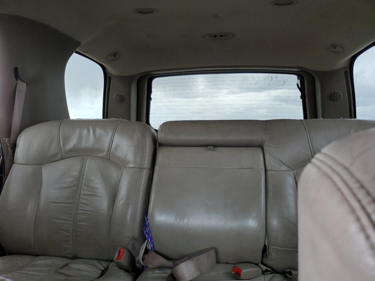 2001 Chevrolet Tahoe - Image 10