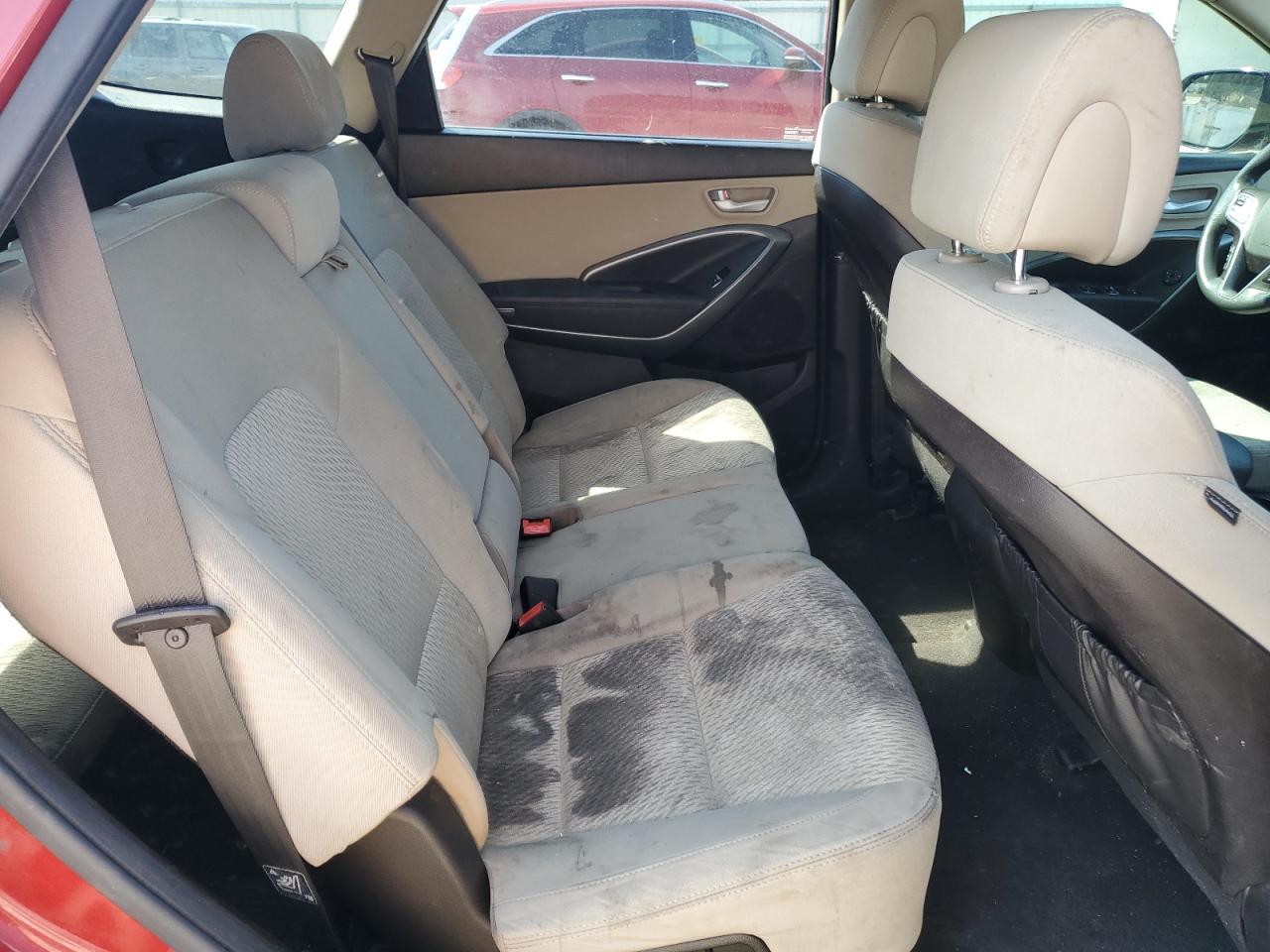 2017 Hyundai Santa Fe - Image 11